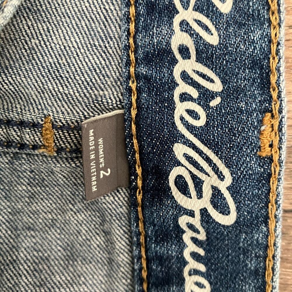 Eddie Bauer Blue Denim Women's Shorts Size 2 - Picture 2 of 6